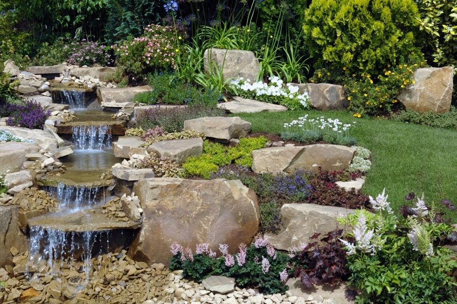 5 Landscaping Hacks Sure to Impress Home Buyers